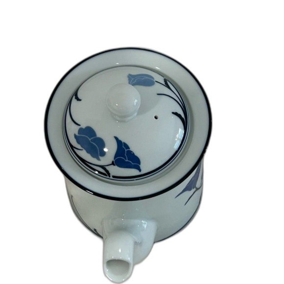 Dansk Tivoli Belles Fleurs Blue/ White Floral Ceramic Tea / Coffee Pot with Lid - Picture 4 of 12